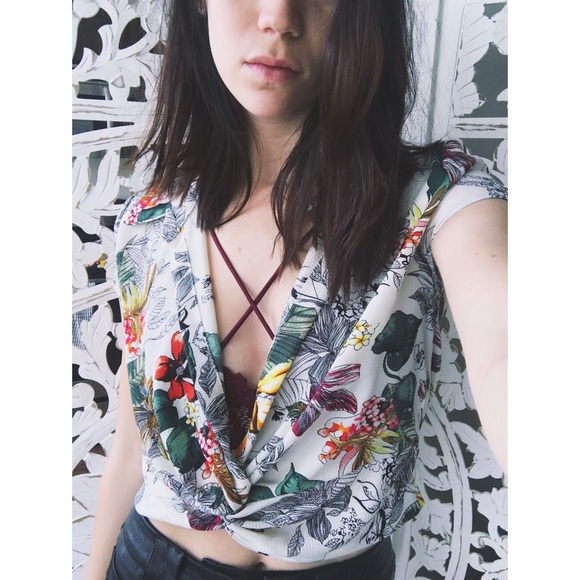 🎀 3 for $30! 🎀 Burgundy Lace X-strap Bralette - Picture 8 of 8